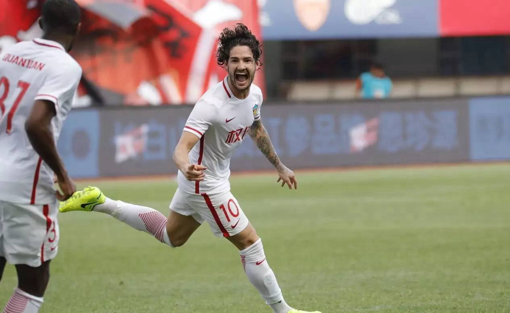 关于转折点!法兰克福强势反弹;亚冠窗口期攻防权衡;更衣室稳定;身体对抗强度拉满的信息 关于转折点!法兰克福强势反弹;亚冠窗口期攻防权衡;更衣室稳定;身体对抗强度拉满的信息